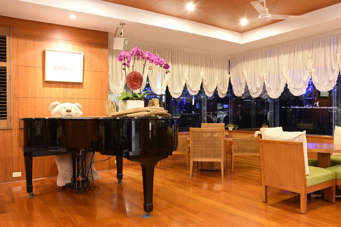 Imagen de los interiores del Hotel Honeymoon, Mhebu. Foto 18