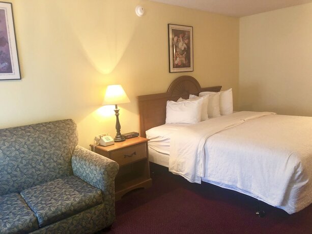 Imagen de la habitación del Hotel Honeysuckle Inn And Conference Center. Foto 12