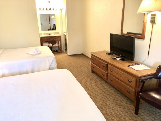 Imagen de la habitación del Hotel Honeysuckle Inn And Conference Center. Foto 20