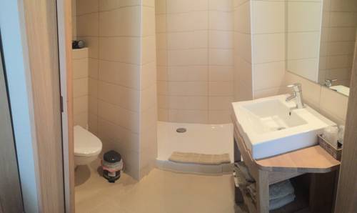 Imagen de la habitación del Hotel Honfleur. Foto 3