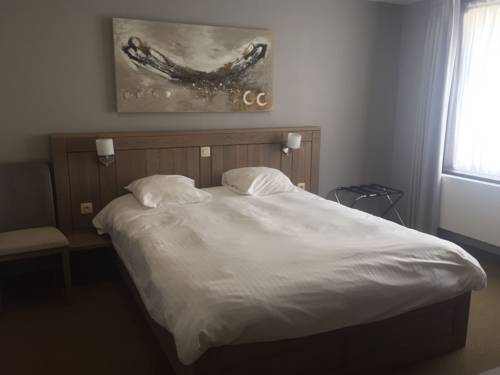Imagen de la habitación del Hotel Honfleur. Foto 5