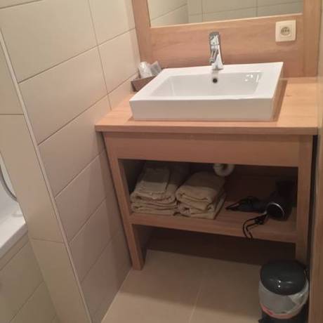 Imagen de la habitación del Hotel Honfleur. Foto 15