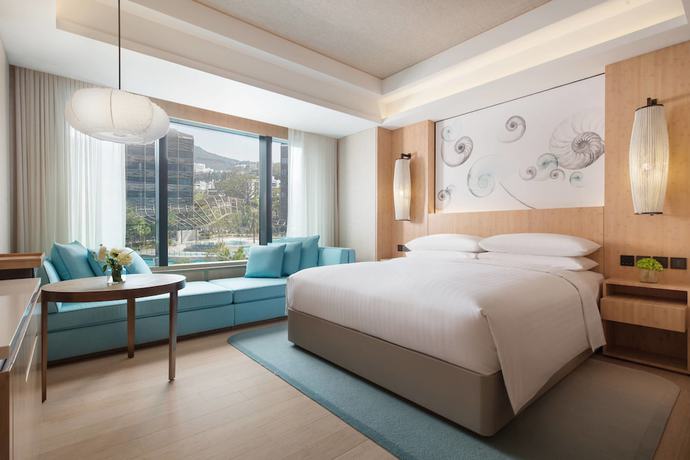 Imagen de la habitación del Hotel Hong Kong Ocean Park Marriott. Foto 18