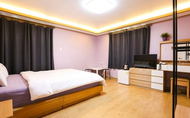 Imagen de la habitación del Hotel Hongcheon Garisan Deuo Motel. Foto 14