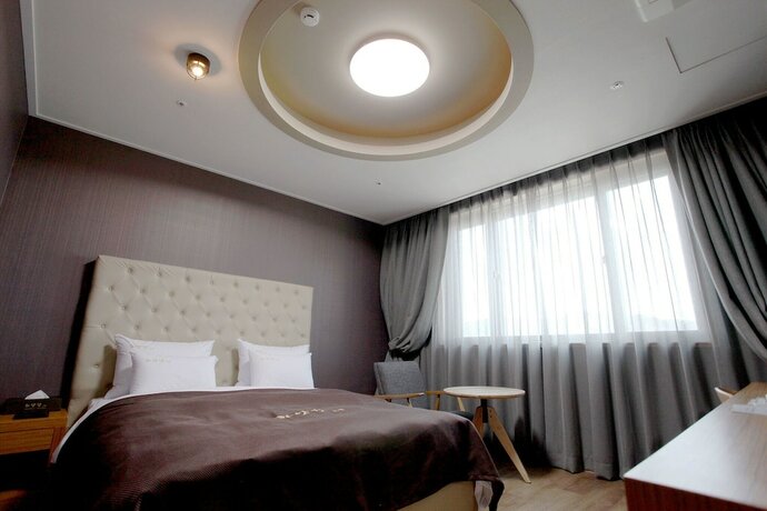Imagen de la habitación del Hotel Hongcheon Hwayanggang. Foto 16