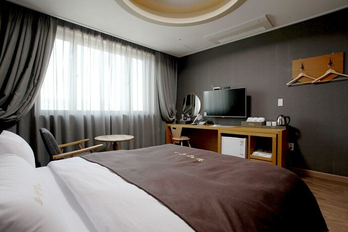 Imagen de la habitación del Hotel Hongcheon Hwayanggang. Foto 20