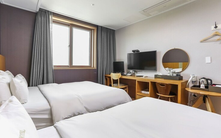 Imagen de la habitación del Hotel Hongcheon Hwayanggang. Foto 32