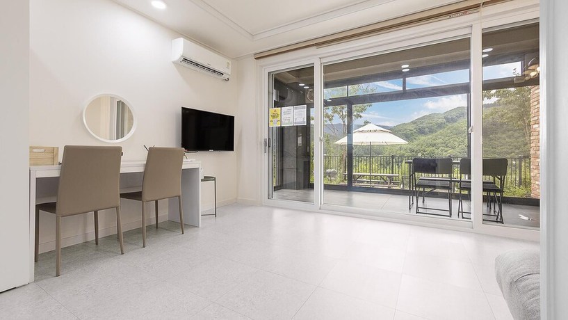 Imagen de la habitación del Hotel Hongcheon Toliaigeullaemping. Foto 2