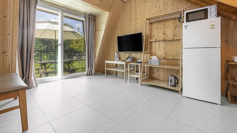 Imagen de la habitación del Hotel Hongcheon Toliaigeullaemping. Foto 13