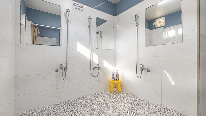 Imagen de la habitación del Hotel Hongcheon Toliaigeullaemping. Foto 18