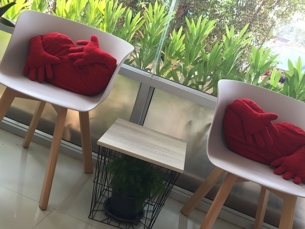 Imagen de los interiores del Hotel Honghub Sakon. Foto 17