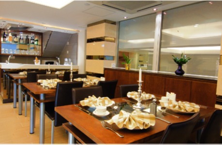 Imagen del bar/restaurante del Hotel Hongkong Harbor. Foto 2