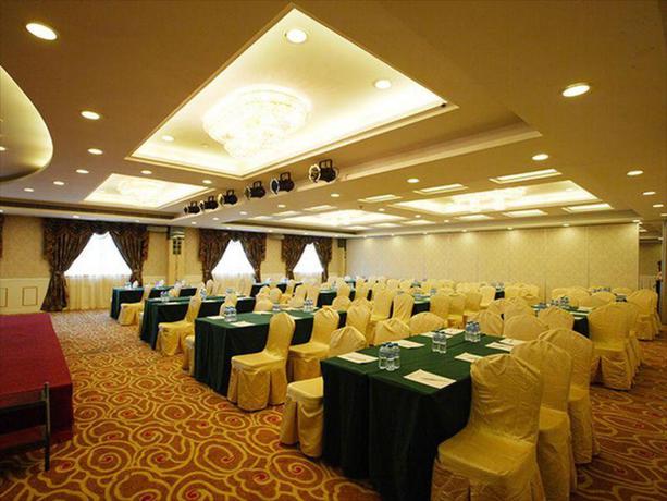 Imagen de los interiores del Hotel Hongluyuan Ningjiang Grand. Foto 5