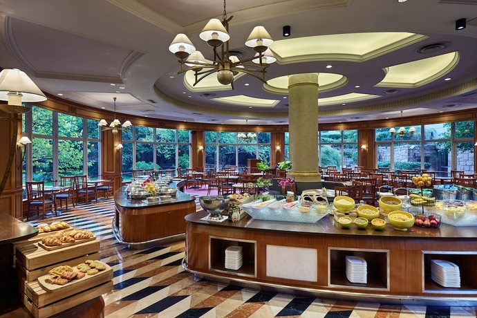 Imagen del bar/restaurante del Hotel Hongqiao Jin Jiang Hotel. Foto 3