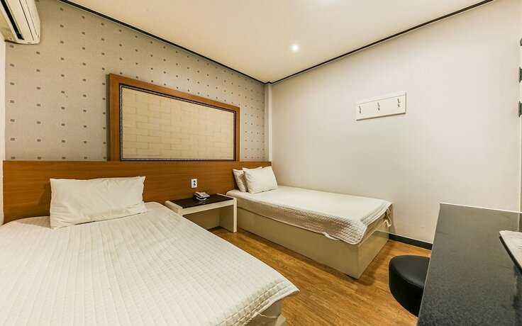 Imagen de la habitación del Hotel Hongseong New World. Foto 16