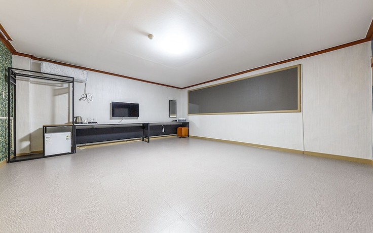 Imagen de la habitación del Hotel Hongseong Solbatcheonsu. Foto 14