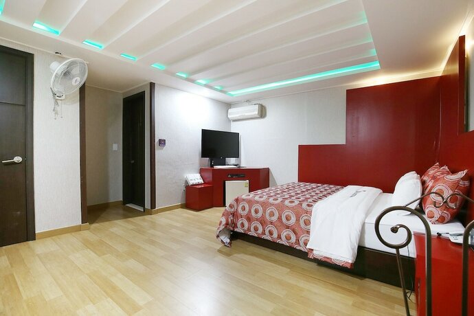 Imagen de la habitación del Hotel Hongsung Jun. Foto 16