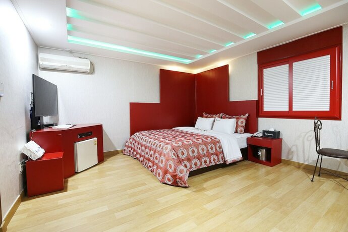 Imagen de la habitación del Hotel Hongsung Jun. Foto 20