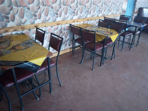 Imagen del bar/restaurante del Hotel Honi Resort. Foto 7