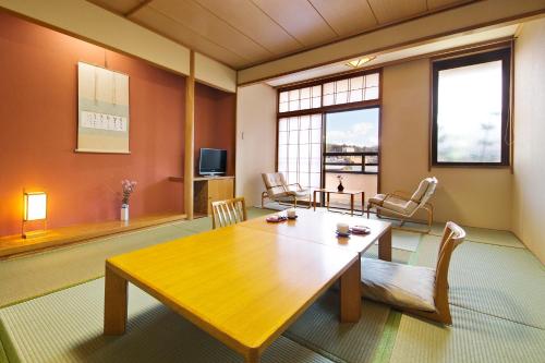 Imagen de la habitación del Hotel Honjin Hiranoya Kofukan. Foto 6