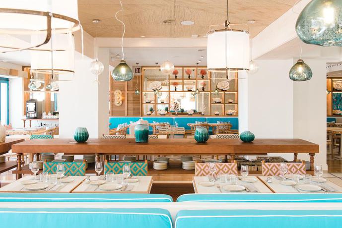 Imagen del bar/restaurante del Hotel Honucai. Foto 2