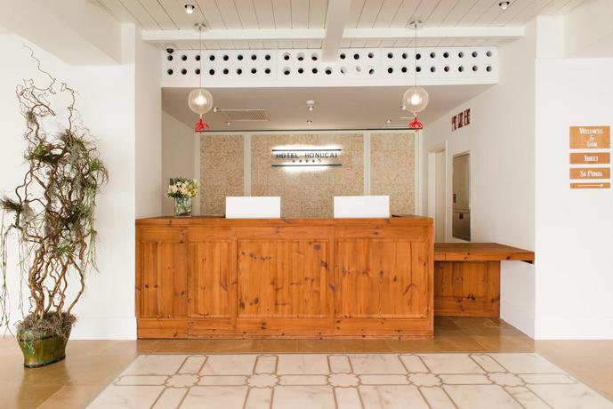 Imagen de los interiores del Hotel Honucai. Foto 10