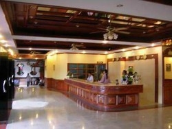 Imagen de los interiores del Hotel Hoong Thip. Foto 2