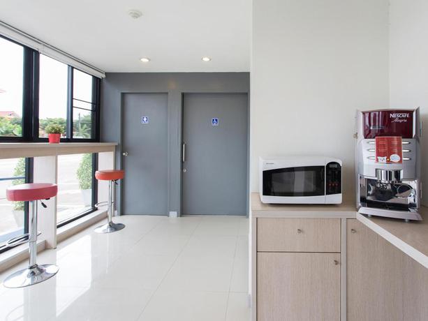 Imagen de los interiores del Hotel Hop Inn Chiang Mai. Foto 6