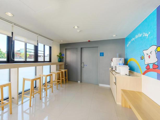 Imagen de los interiores del Hotel Hop Inn Chiang Mai. Foto 8