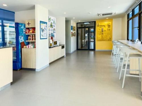 Imagen general del Hotel Hop Inn Suphanburi. Foto 13