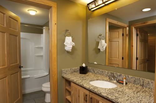 Imagen de la habitación del Hotel Hope Lake Lodge & Indoor Waterpark. Foto 16