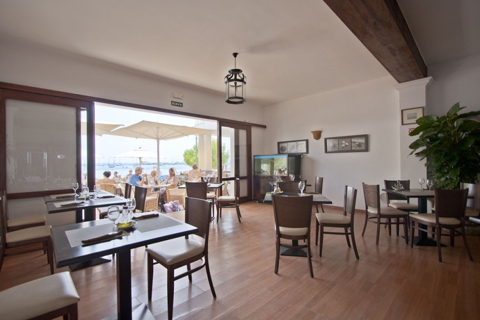 Imagen del bar/restaurante del Hotel Hoposa Bahia. Foto 2