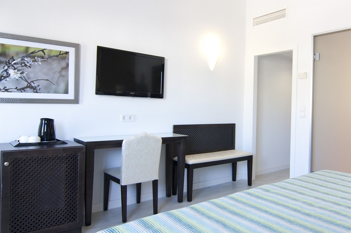 Imagen de la habitación del Hotel Hoposa Bahia. Foto 9