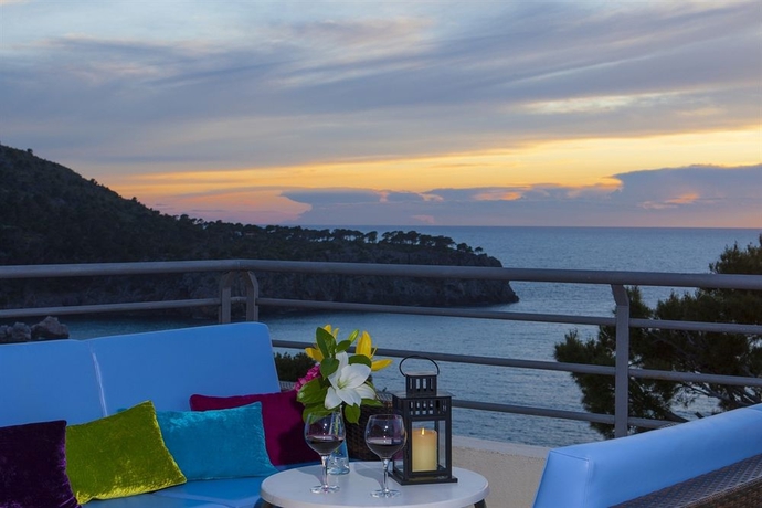 Imagen del bar/restaurante del Hotel Hoposa Costa D'or - Adults Only. Foto 2