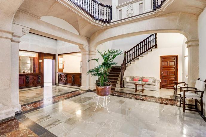 Imagen de los interiores del Hotel Hoposa Uyal. Foto 13