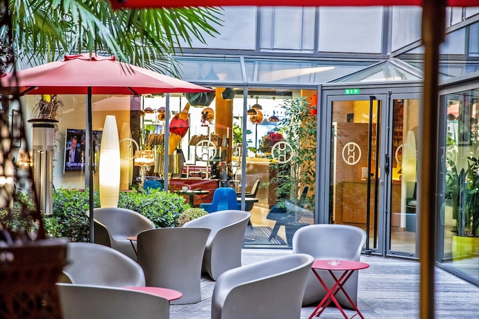 Imagen del bar/restaurante del Hotel Hor Europe. Foto 2