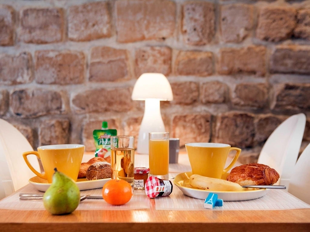 Imagen del bar/restaurante del Hotel Hor Les Lumieres. Foto 9