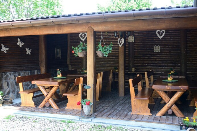 Imagen del bar/restaurante del Hotel Hora Cu Brazi. Foto 4