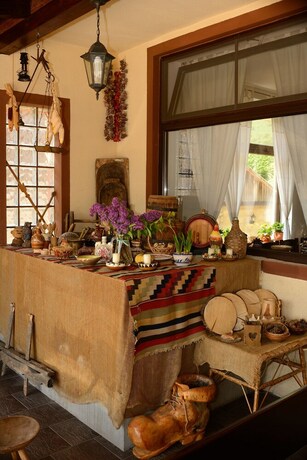 Imagen de los interiores del Hotel Hora Cu Brazi. Foto 16