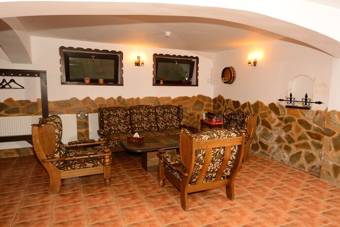 Imagen de los interiores del Hotel Hora Cu Brazi. Foto 20