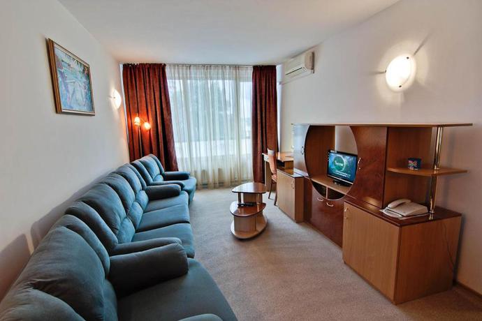Imagen de los interiores del Hotel Hora. Foto 11