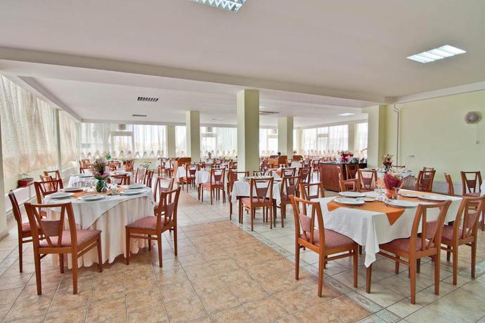 Imagen del bar/restaurante del Hotel Hora. Foto 3