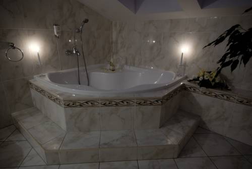Imagen de la habitación del Hotel Horal. Foto 14