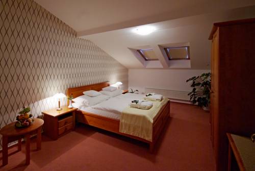 Imagen de la habitación del Hotel Horal. Foto 16