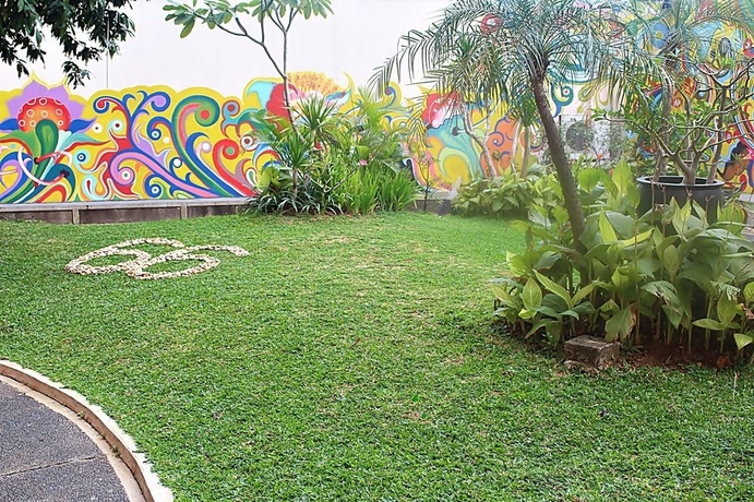 Imagen de los exteriores del Hotel Horison Arcadia Mangga Dua. Foto 11
