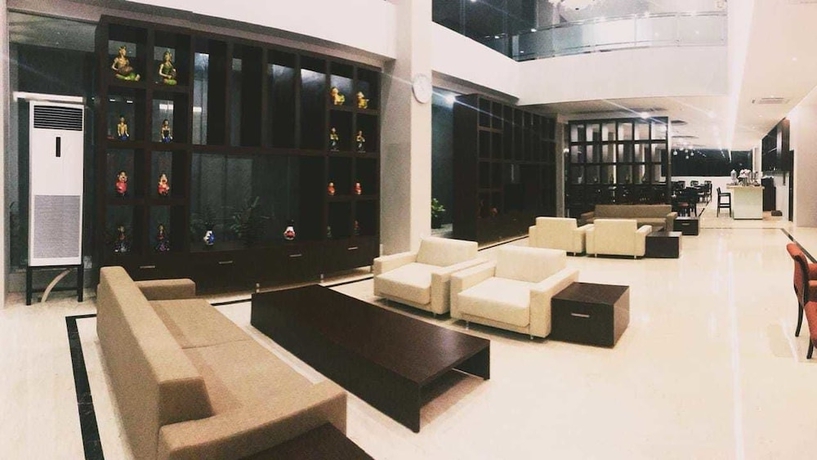 Imagen general del Hotel Horison Emerald Timoho Yogyakarta. Foto 1