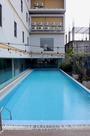 Imagen de la piscina del Hotel Horison Emerald Timoho Yogyakarta. Foto 19