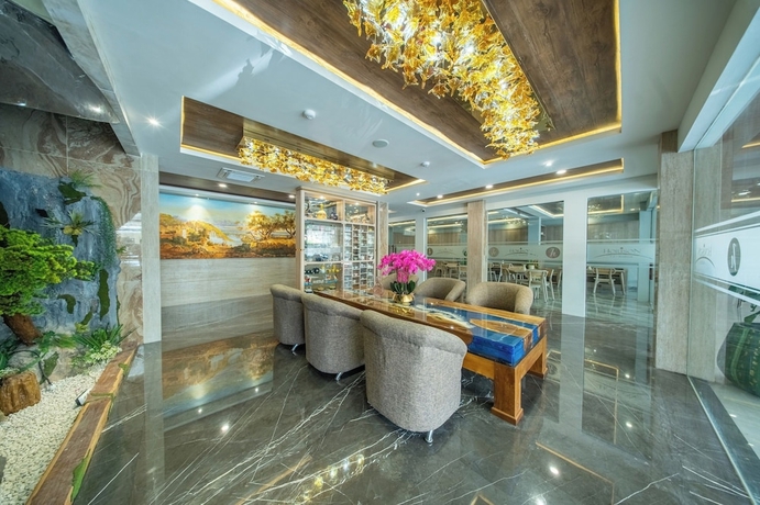 Imagen de los interiores del Hotel Horison IJ Kudus. Foto 13