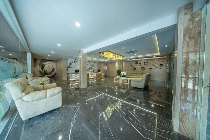 Imagen de los interiores del Hotel Horison IJ Kudus. Foto 16