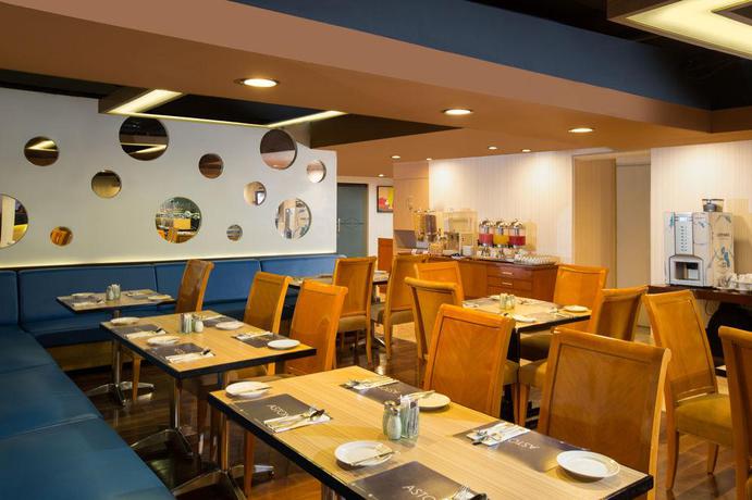 Imagen del bar/restaurante del Hotel Horison Suites and Residences Rasuna Jakarta. Foto 2